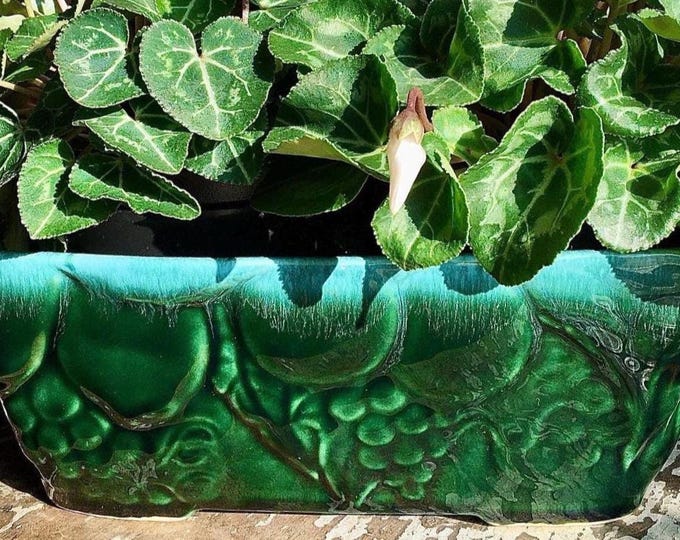 Hull Pottery USA Green Drip Grape & Vine Flower Pot