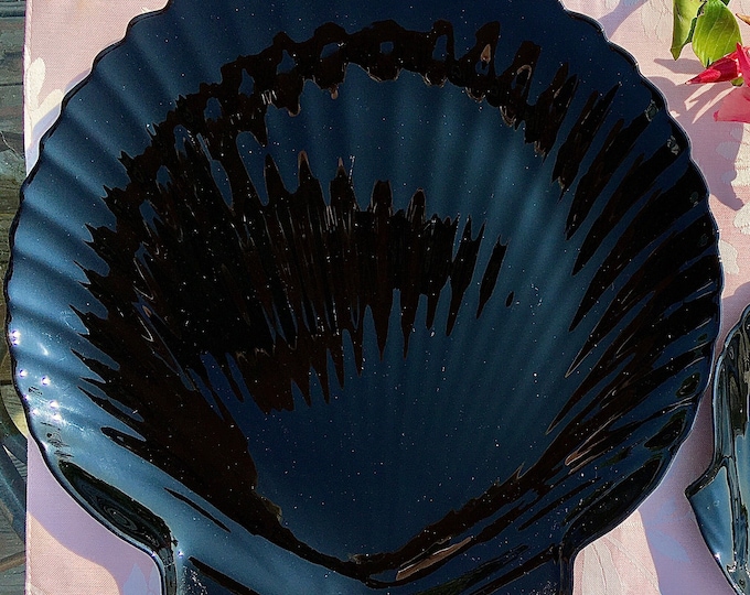 French Black Onyx Glass Shell Platters by Arcoroc, France *Pair