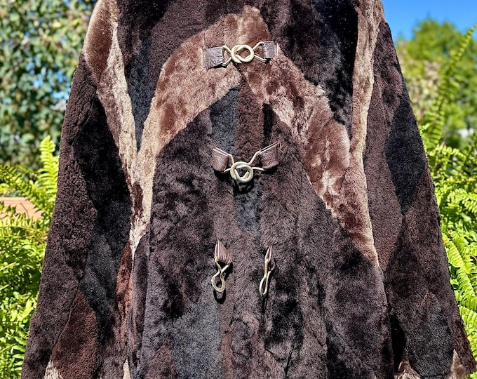 Vintage 1940’s Glamour Mouton Patchwork Chevron Sheared Fur Cape *One size