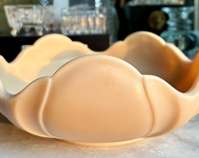 Westmoreland “Tulip Bowl” in Peach/Almond Slag