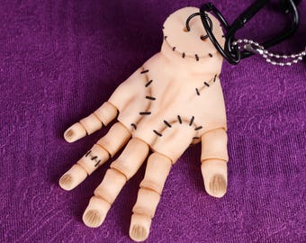 3D Printed Articulated Hand Keychain Jointed Gothic Style Hand Charm Collectors Fans Dark Aesthetic Spooky Halloween Accessories