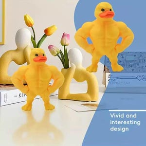 Puede incluir: Un letrero de madera rústica con el texto "Welcome to our home" en un estilo manuscrito. El letrero presenta un acabado envejecido y un diseño simple y acogedor, perfecto para un porche o entrada.