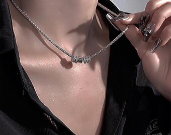 Sparkling Zircon Round Pendant, Light Luxury Niche Design, Versatile Clavicle Necklace, Gift for Boyfriend/Husband