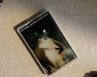 Deftones - Saturday Night Wrist Cassette Tape | Alternative Metal 2006 | Hole In The Earth | Przedmioty kolekcjonerskie