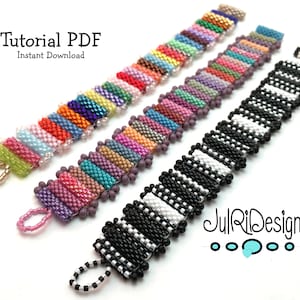 Op de afbeelding: Drie kralenarmbanden in verschillende kleurpatronen. De armbanden zijn gemaakt van kleine, kleurrijke kralen en hebben een eenvoudig, elegant ontwerp. De armbanden liggen op een witte achtergrond. De tekst "Tutorial PDF Direct Downloaden" is zichtbaar in de linkerbovenhoek van de afbeelding. De tekst "JulRiDesign" is zichtbaar in de rechterbenedenhoek van de afbeelding.