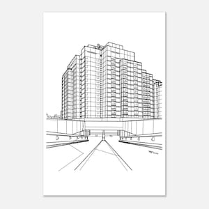 Peut inclure: Une illustration en noir et blanc au trait représentant un grand immeuble résidentiel à plusieurs étages avec une architecture en gradins. Le dessin montre une rampe d'accès centrale menant vers la structure, avec la signature et la date 2023.