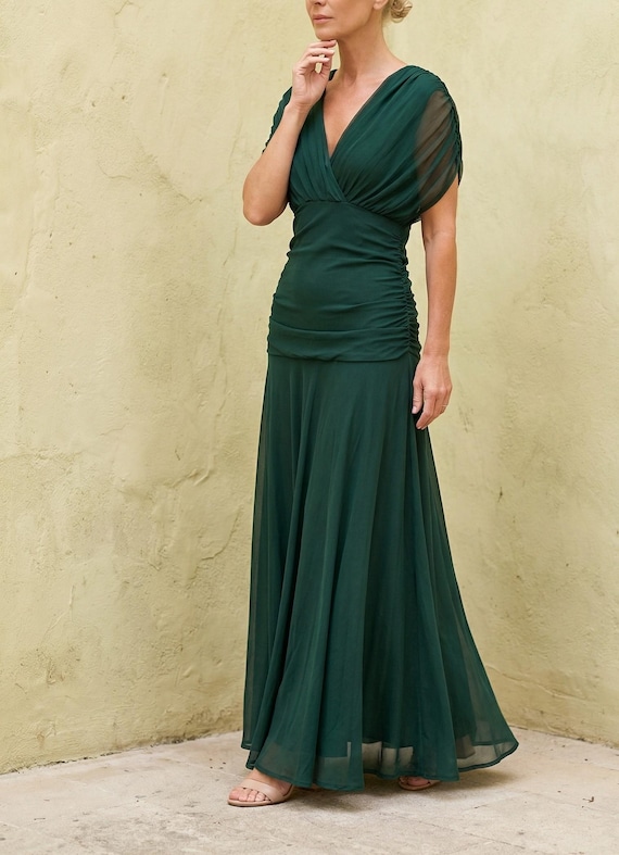 emerald green chiffon maxi dress Evening Gown Flowing Green Dress Emerald V Neck Chiffon Maxi Dress 1pc  Elegant Emerald Green Sequin
