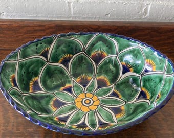 Bol de cerámica Talavera mexicana pintado a mano, plato para servir con estampado floral verde vibrante, bol de cerámica artesanal de 30 cm para decoración de cocina y entretenimiento.