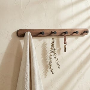 Wieszak ścienny z litego drewna i mosiężnego wieszaka na ubrania, nowoczesny minimalistyczny organizer do przedpokoju zdjęcie 9