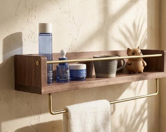 Mensola galleggiante in noce massello con asta in ottone, organizer per cucina e bagno.