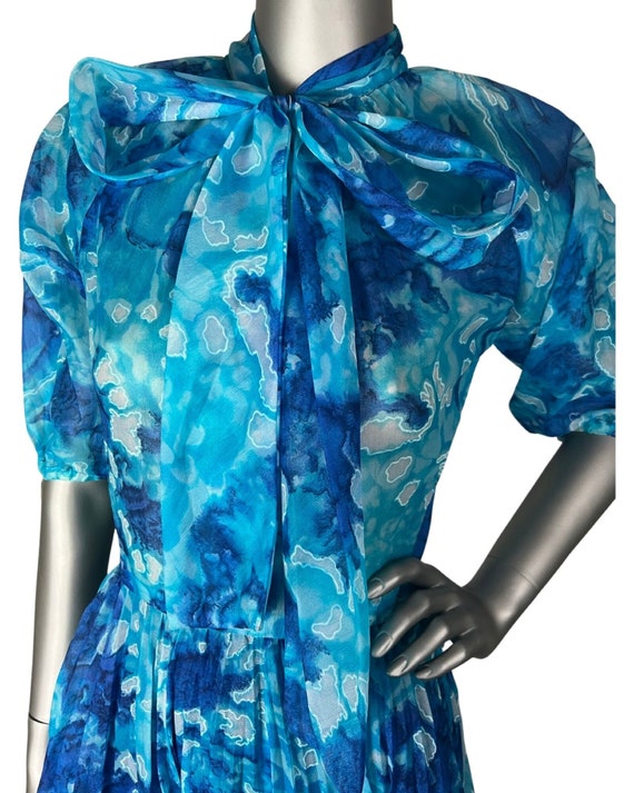 Vintage 1970’S Blue Printed Dress With Neck Bow S… - image 1