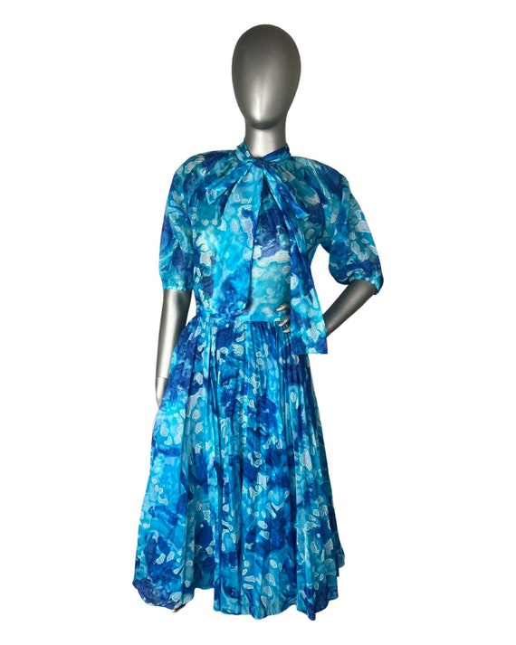 Vintage 1970’S Blue Printed Dress With Neck Bow S… - image 2