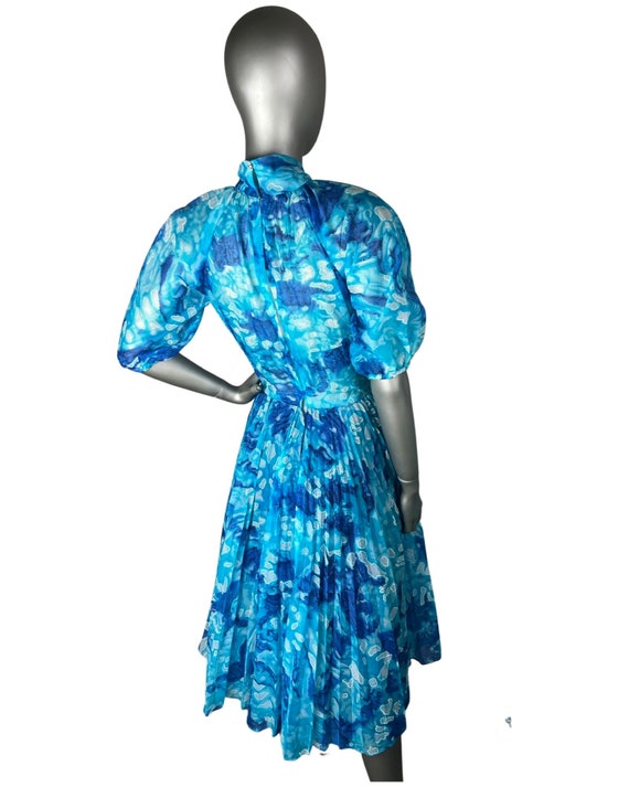 Vintage 1970’S Blue Printed Dress With Neck Bow S… - image 5