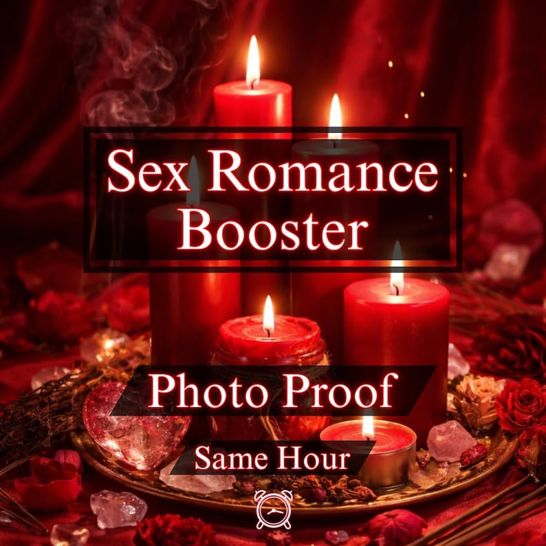 Pode incluir: Imagem rom&acirc;ntica com v&aacute;rias velas vermelhas acesas em uma bandeja decorativa. O texto "Sex Romance Booster", "Photo Proof" e "Same Hour" &eacute; exibido. O fundo &eacute; vermelho intenso, criando um ambiente acolhedor.