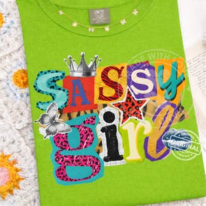 Freche Mädchen-Collage PNG, Trendige Preppy Y2K Leopard Patchwork Grafik, T-Shirt Design Lustige Aussage