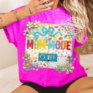 Trendy Girly Mom Mode Toggle, Cottagecore Summer Quilt Style, Floral Patchwork PNG Design