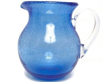 pichet vintage en verre bullé cobalt - pichet bullicante soufflé à la main - bulles ensemencées, anse appliquée, vase à fleurs - GRAND pichet à jus - 20 cm