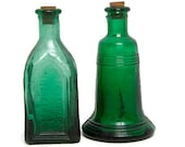 Vintage Green Glass Bottles With Cork Stoppers Embossed Designs Liberty Bell Medicine Remedy Bottle 2 Apothecary Jars Decorative TAIWAN