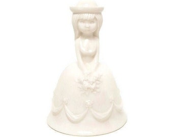 Muñeca de porcelana alemana occidental Goebel Bride Bell GRA193 de 1968, modelo vintage de 1968, con flores.