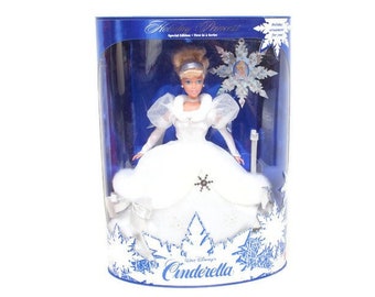 Walt Disney's Cinderella Doll - Holiday Princess - 1996 Mattel 16090 - Special Edition, First in Series - Includes Holiday Ornament