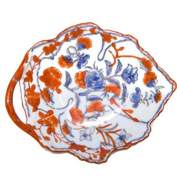 Vintage Chinese Porcelain Imari Leaf Shaped Nappy Red and Blue Floral Decorative Use 8 Inch