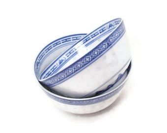 Antique Chinese Porcelain Rice Grain Bowls – Blue and White Hand Painted Soup Bowls – Transparent &quot;Rice Eyes&quot; Pattern – Set of 2