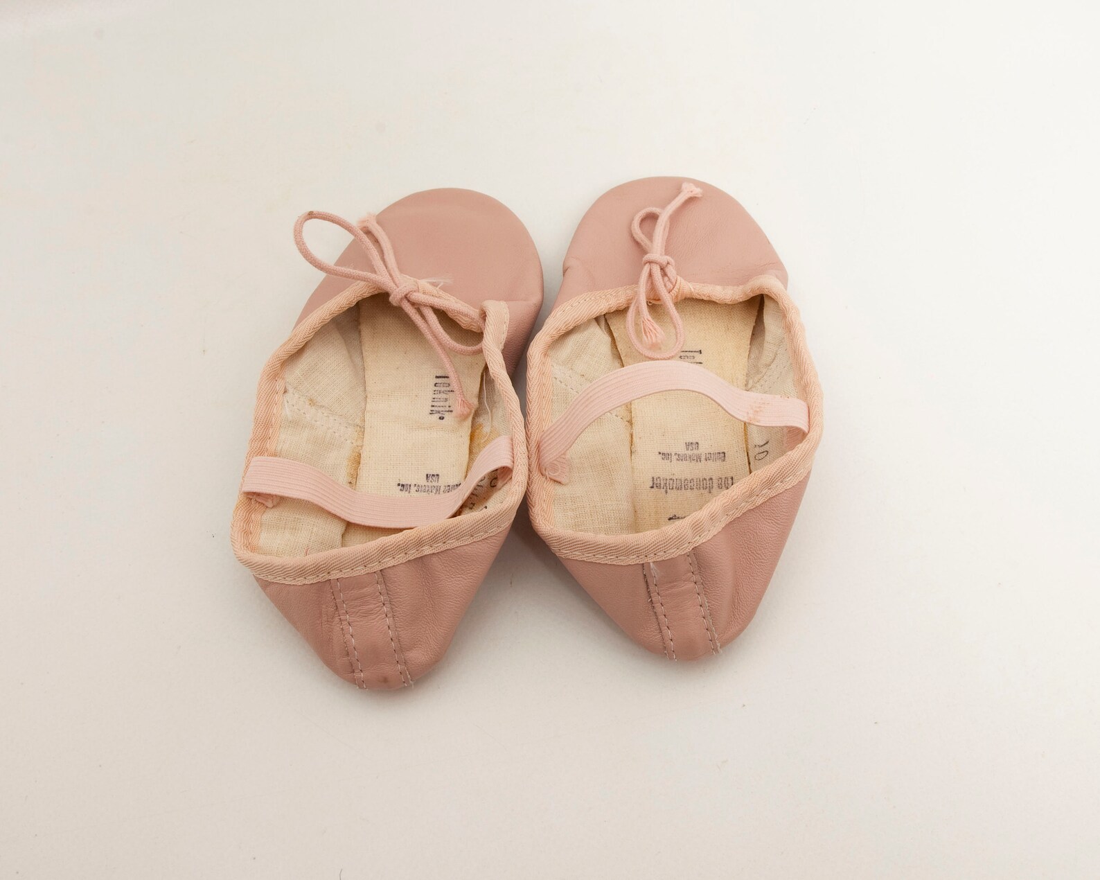 capezio teknik pink ballet slippers youth size 10 full sole leather ballet shoes dance shoes usa made ballerina footwear dance c capezio teknik pink ballet slippers youth size 10 full sole leather ballet shoes dance shoes usa made ballerina footwear dance c