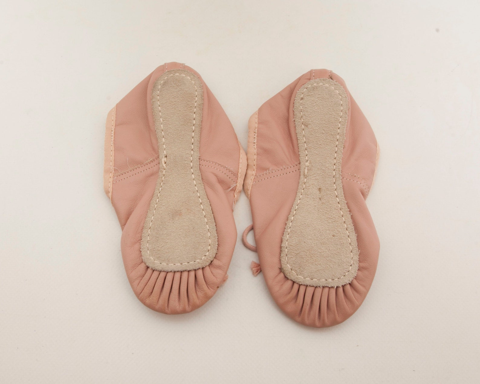 capezio teknik pink ballet slippers youth size 10 full sole leather ballet shoes dance shoes usa made ballerina footwear dance c capezio teknik pink ballet slippers youth size 10 full sole leather ballet shoes dance shoes usa made ballerina footwear dance c
