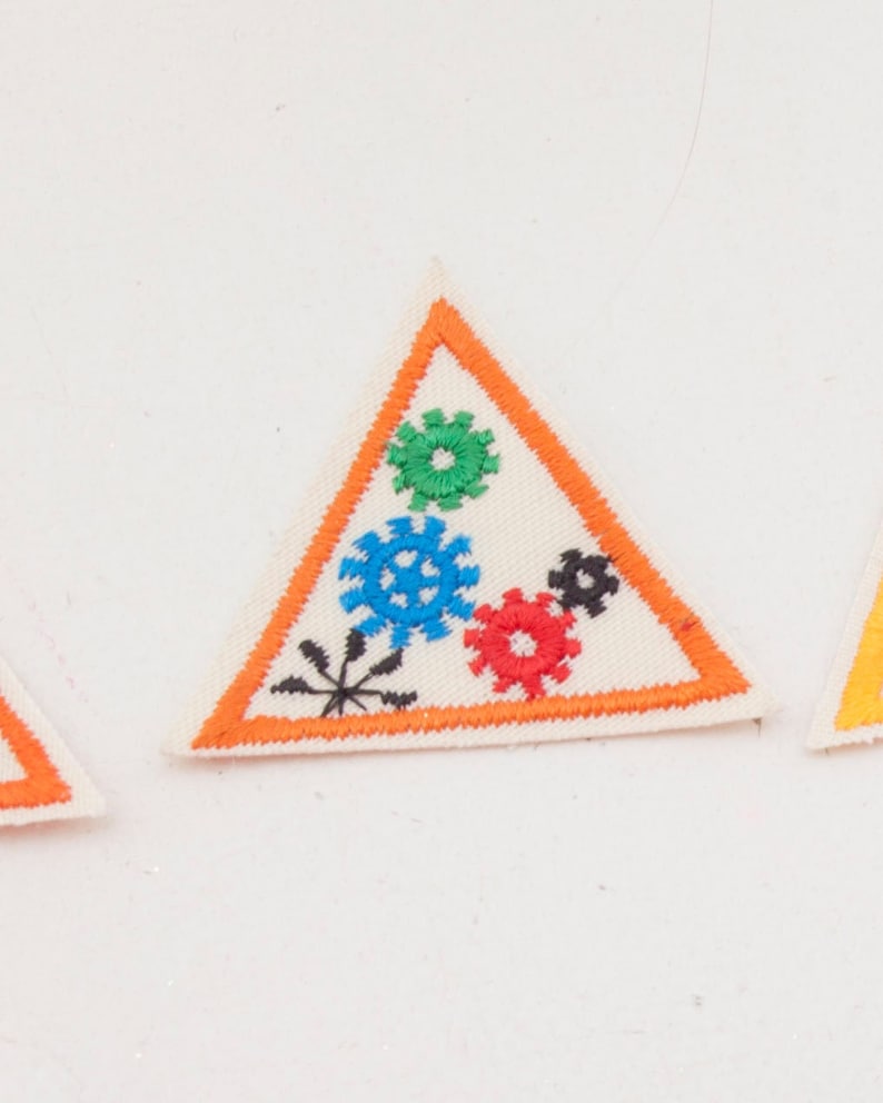 Vintage Girl Scout Brownie Patches: Embroidered Cotton Try-It Badges image 5