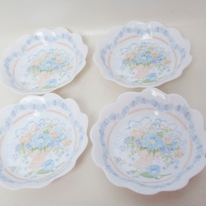 Vintage ARCOPAL FRANCE Glass Bowls - Set of 4 - Floral Pattern Scalloped Edge - 7 Inch Soup, Salad, Pasta Bowls - French Opal Glass