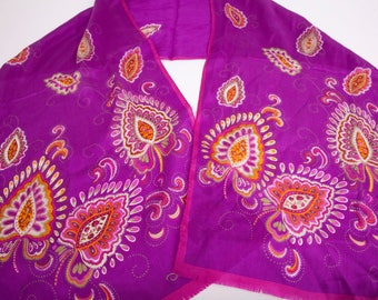Sciarpa di seta vintage Oscar de la Renta da 48 pollici viola floreale Paisley Designer cravatte Magenta Scialle