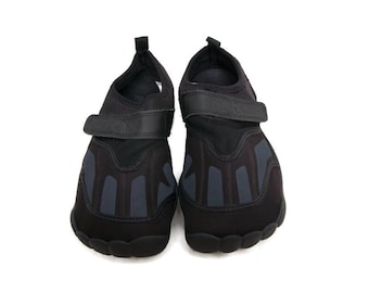 Zapatos acuáticos OP negros – Talla 7/8 para mujer, calzado acuático con cierre de velcro ajustable.