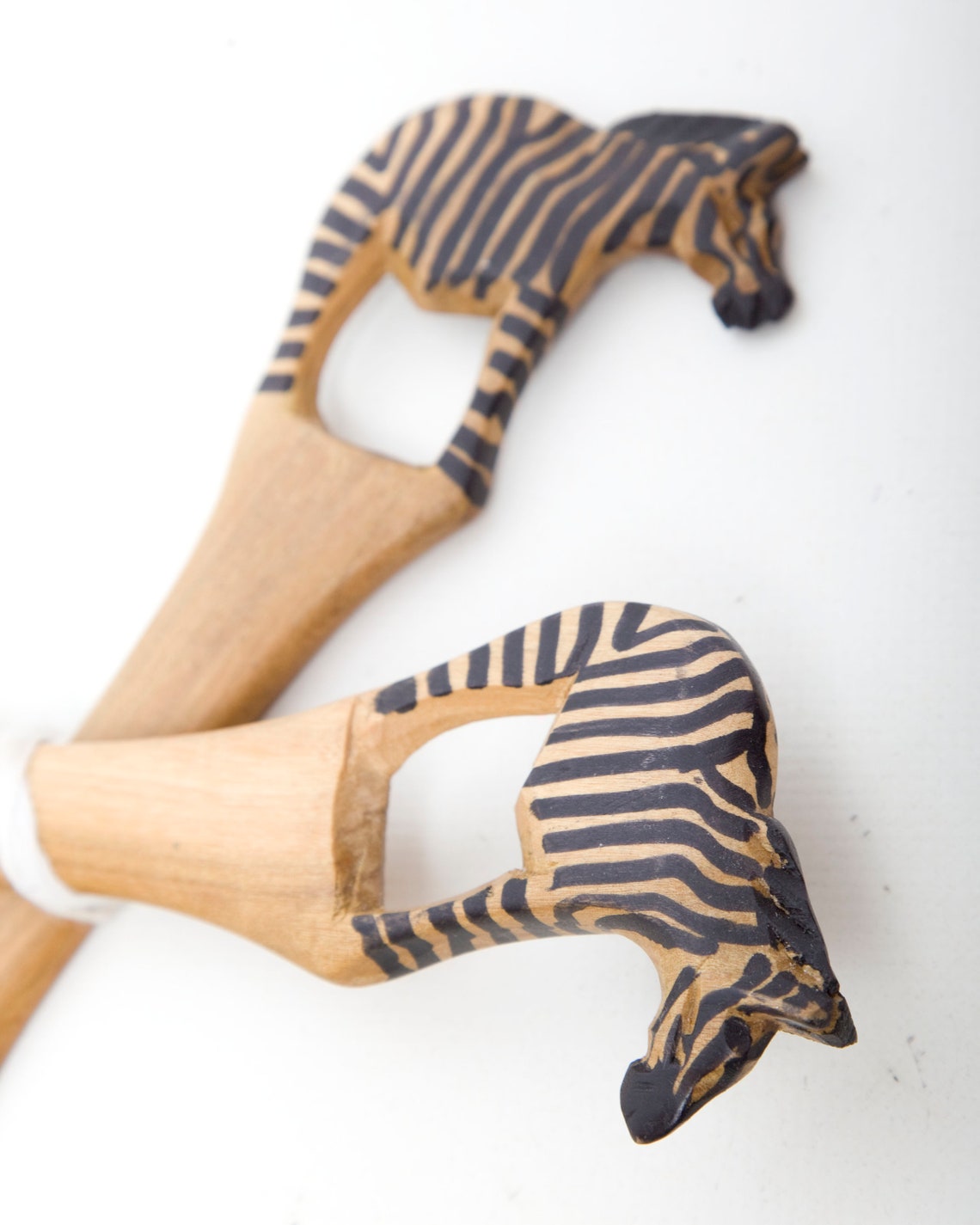 Vintage a mano tallado madera cebra servidores de ensalada | Etsy