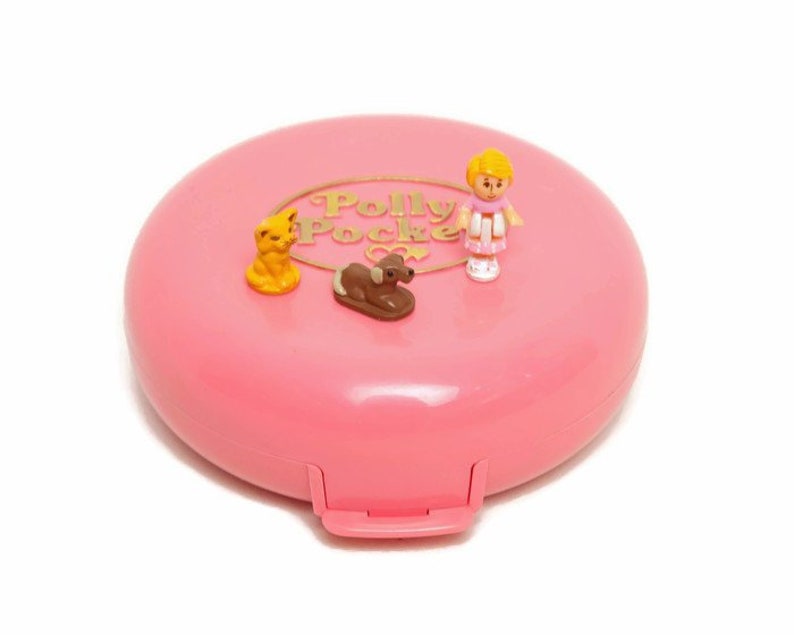 VINTAGE BLUEBIRD POLLY POCKET BUTTON/'S ANIMAL HOSPITAL COMPLETE 1989 PINK CASE