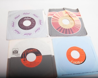 Lote de 4 discos de vinilo vintage de 45 RPM de los años 70: Dr. Hook, Morris Albert Feelings, Hall & Oates. Fundas originales. Sencillos clásicos de rock y pop.