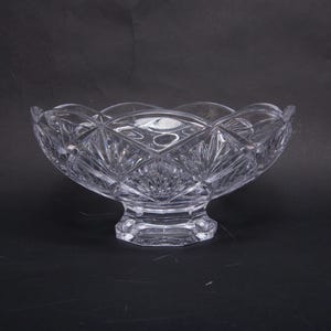 Vintage handgeslepen kristallen compote fruitschaal – grote schaal van 10 inch – geschulpte rand, reliëfglas – middenstuk op voet