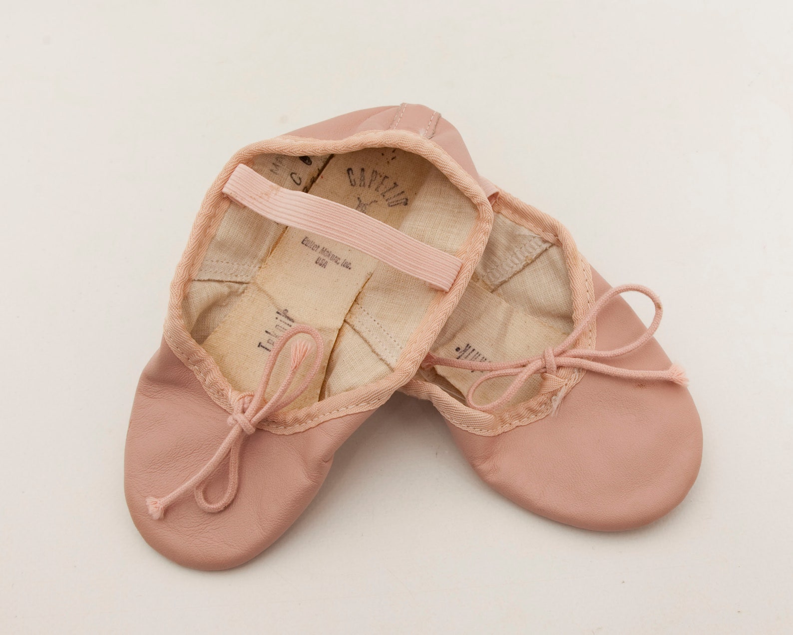 capezio teknik pink ballet slippers youth size 10 full sole leather ballet shoes dance shoes usa made ballerina footwear dance c capezio teknik pink ballet slippers youth size 10 full sole leather ballet shoes dance shoes usa made ballerina footwear dance c