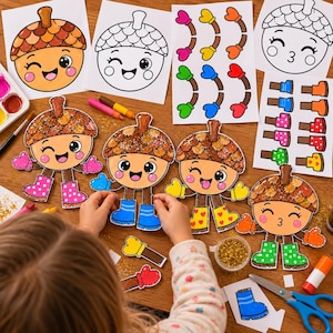 Può includere: Un progetto di bricolage con personaggi a forma di ghianda in carta con volti sorridenti, cappelli glitterati e stivali e muffole colorate. Il set include modelli stampati, pezzi ritagliati, pennarelli, colla e forbici per l'assemblaggio.