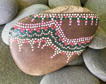 dew drops / painted stones/ painted rocks/ paperweights/ dot rocks / dot art / sea stones / rock art / meditation stone/ rocks / hippie art