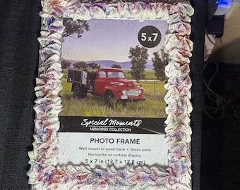 Marco de fotos decoden blanco con purpurina arcoíris de 5x7 pulgadas, hecho a mano.