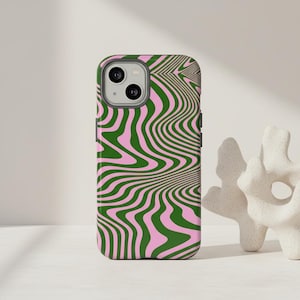 Rosa grönt vågigt virvelformat telefonskal | Retro groovy-mönster för iPhone, Samsung och Pixel | Djärvt skyddande skal