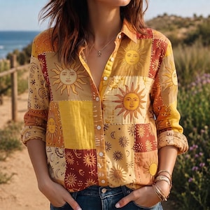 Camicetta vintage boho con motivo sole e finta patchwork, camicia con bottoni a tema sole e luna, top estivo casual da donna in stile boho.