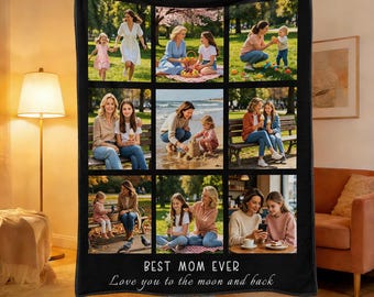Könnte beinhalten: Schwarze Fleece-Decke mit neun gerahmten Familienfotos. Auf der Decke steht in weißer Schrift "BEST MOM EVER" und "Love you to the moon and back". Die Fotos zeigen eine Mutter und ihre Tochter in verschiedenen Umgebungen im Freien.