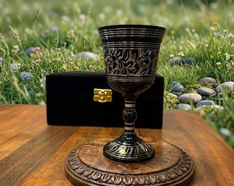 Copa de latón negro hecha a mano – Cáliz de vino medieval grabado, caja de terciopelo