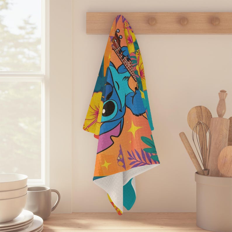 Paño de cocina de microfibra personalizado de Disney Stitch con diseño de ukelele hawaiano, ideal para la cocina o la playa, 16x25 pulgadas. imagen 2