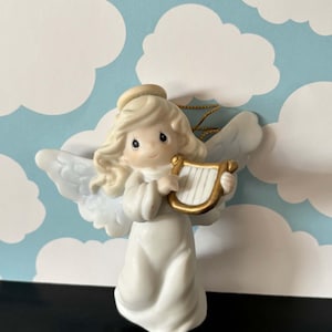 Vintage 1997- Precious Moments by Enesco  - Joy To The World Porcelain Ornament
