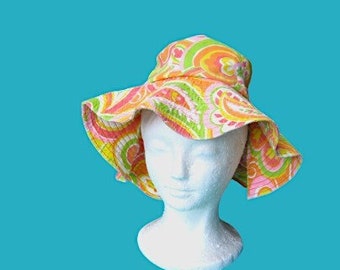 Floppy '60s Vintage Sun Hat; Colorful Psychedelic Pastel Swirl Print Cotton; '60s Vintage Beach/Pool/Cruise Hat; Flaws; XS-Small