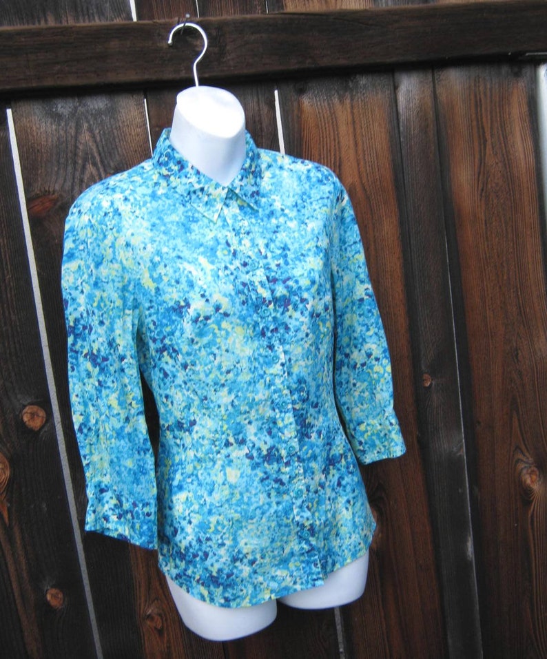 ChartreuseIndigoTurquoise Floral Print Blouse with 34 Sleeves; Women/'s Size 4-5Small Cotton Floral Button Up Top