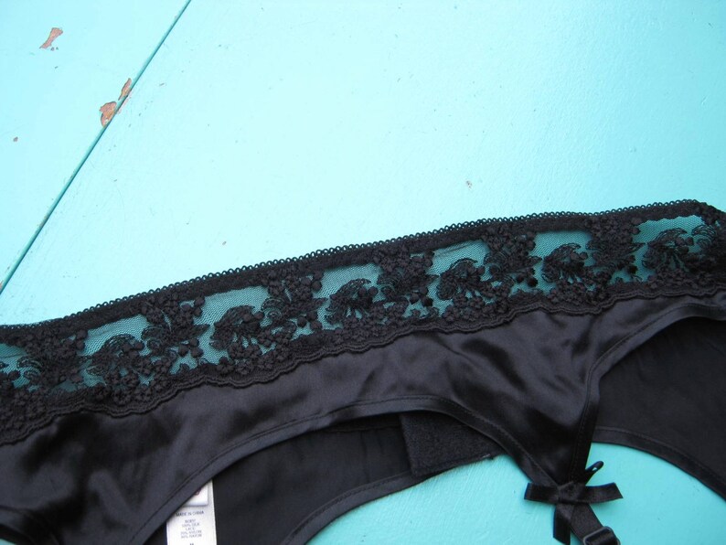 Lacy Black Garter Belt; Vintage VS Medium; Adjustable Garter Straps