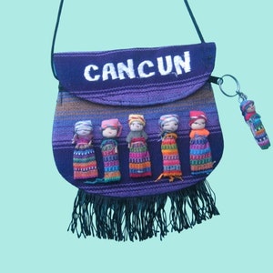 Lila Cancun, Mexiko Sorgenpuppe Geldbörse; Umhängetasche Boho/Folk aus Canvas; 15x15cm